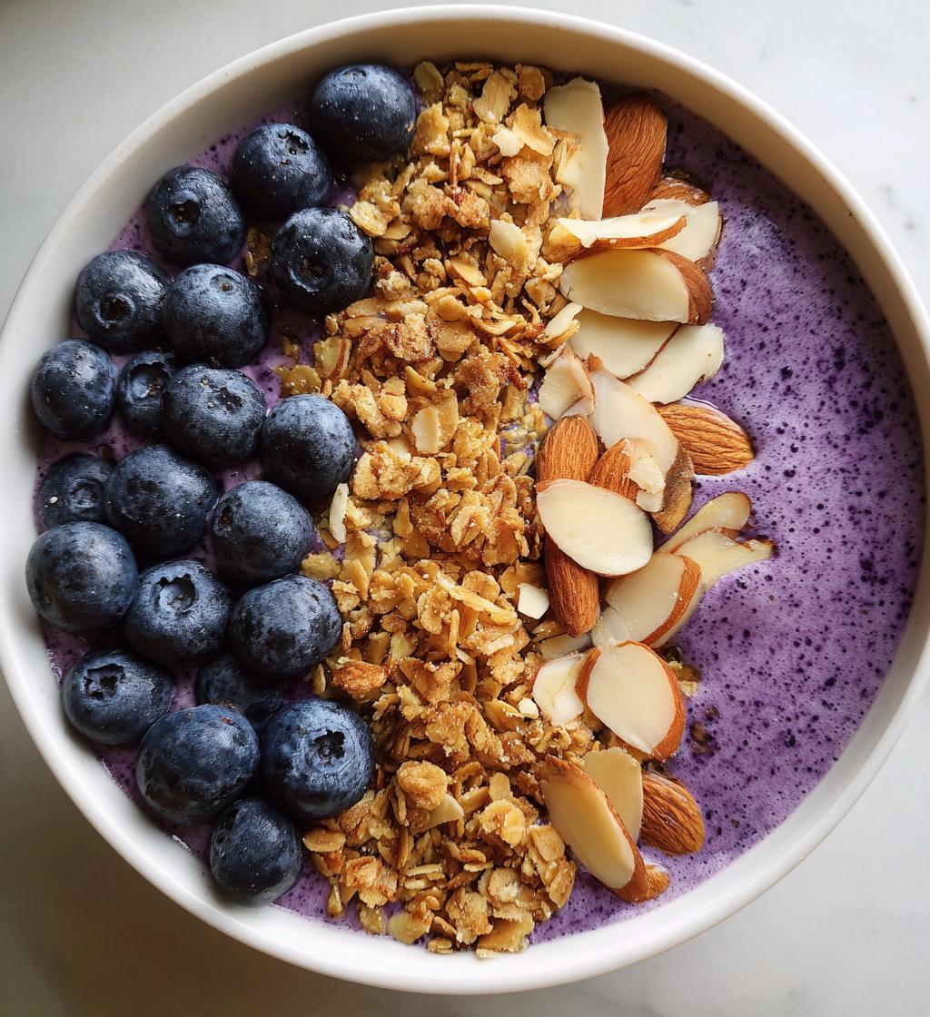 blueberry smoothie bowl - detail 1