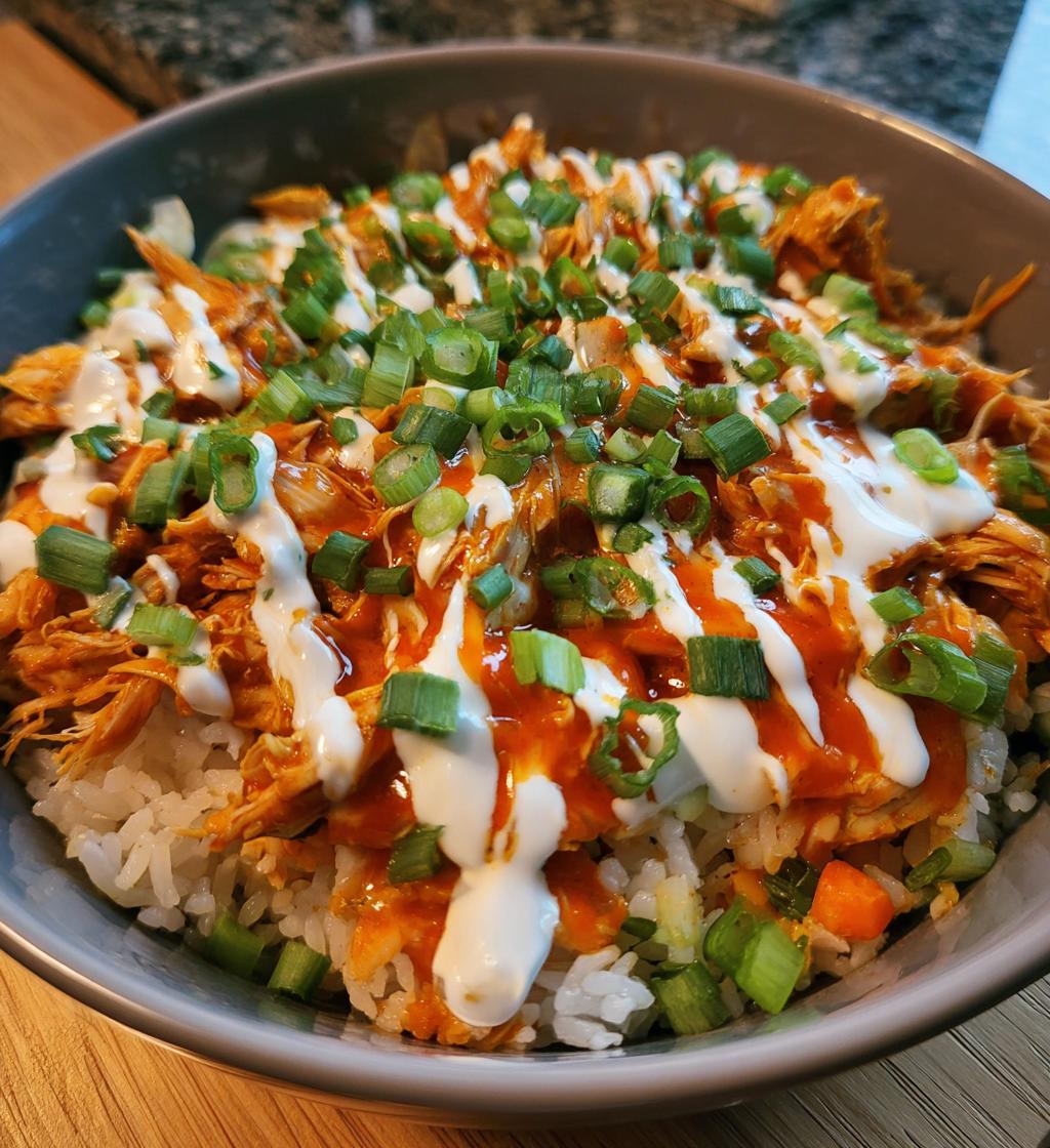buffalo chicken bowl - detail 1