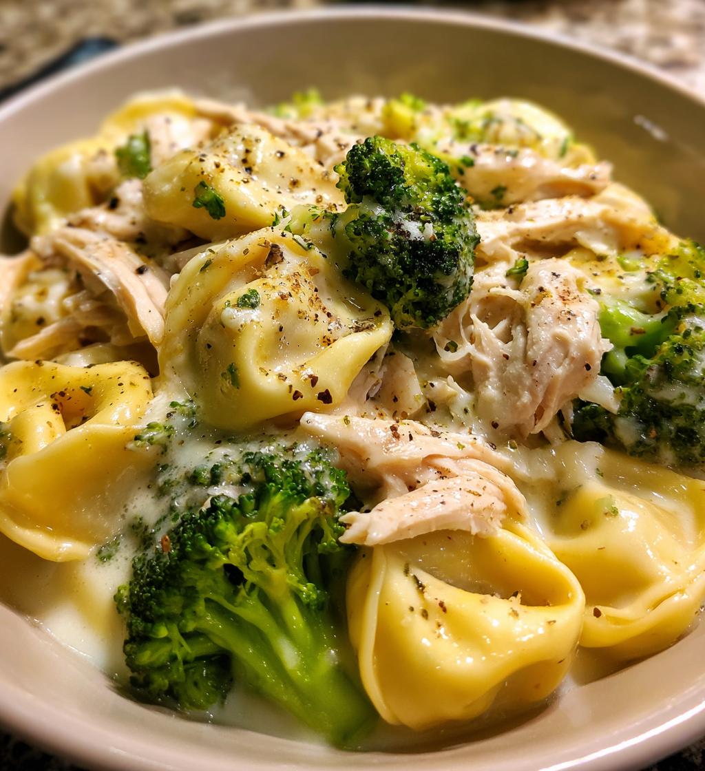 creamy garlic parmesan tortellini with chicken and broccoli - detail 1