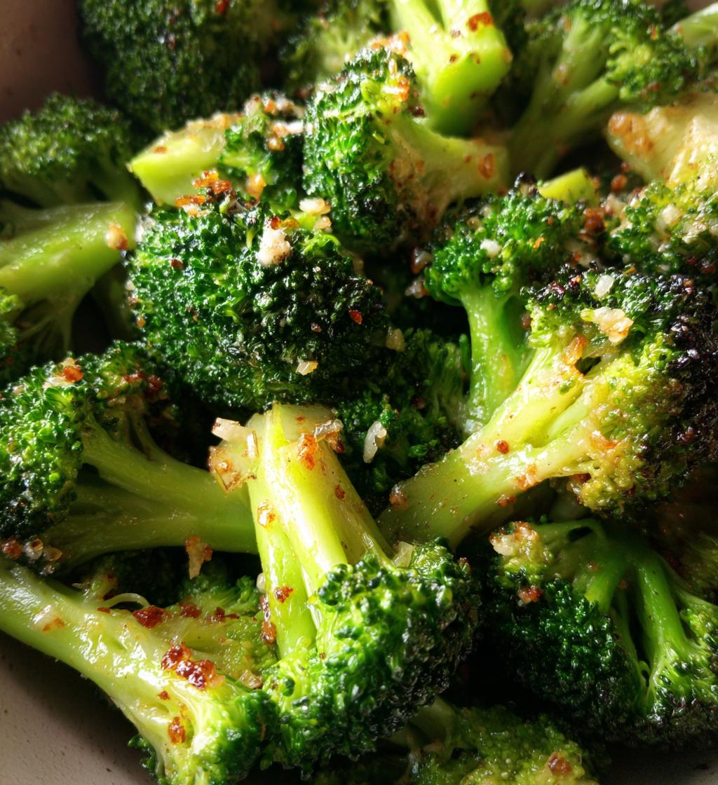 garlic parmesan broccoli - detail 1