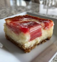 rhubarb cheesecake squares