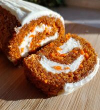 carrot cake roll with cream cheese