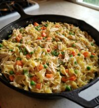 chicken pot pie noodle skillet
