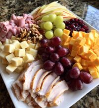 simple thanksgiving charcuterie board