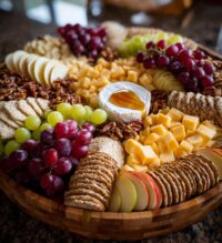 thanksgiving cheese and cracker tray