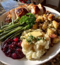 thanksgiving plate aesthetic