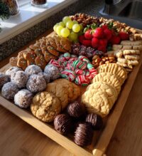 christmas cookie charcuterie board
