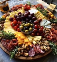 christmas wreath charcuterie board