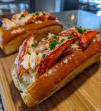 connecticut style lobster roll